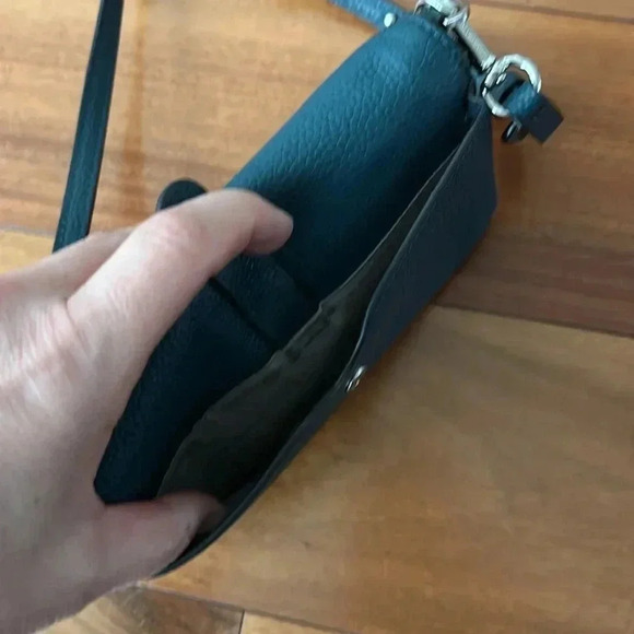 Michael Kors crossbody - Picture 7 of 11